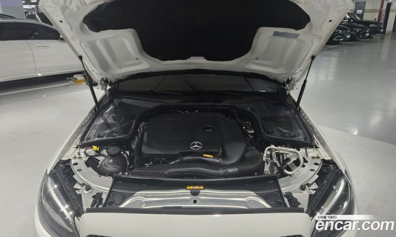 Mercedes Benz C-Class C200 AMG Line