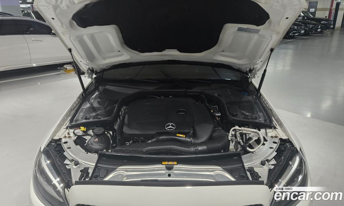 Mercedes Benz C-Class C200 AMG Line