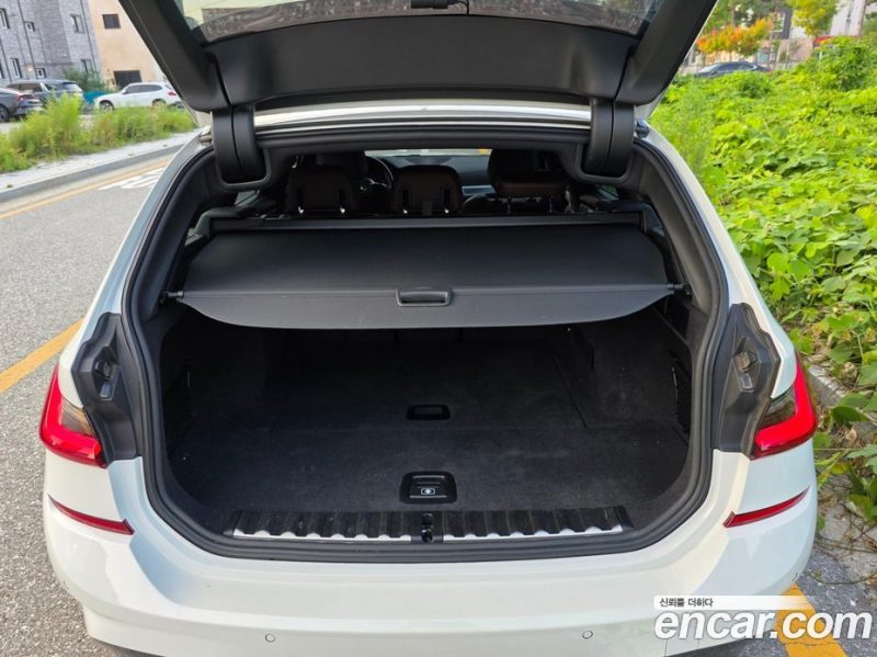 BMW 3-Series i320 Touring M Sports