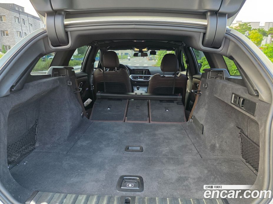 BMW 3-Series i320 Touring M Sports