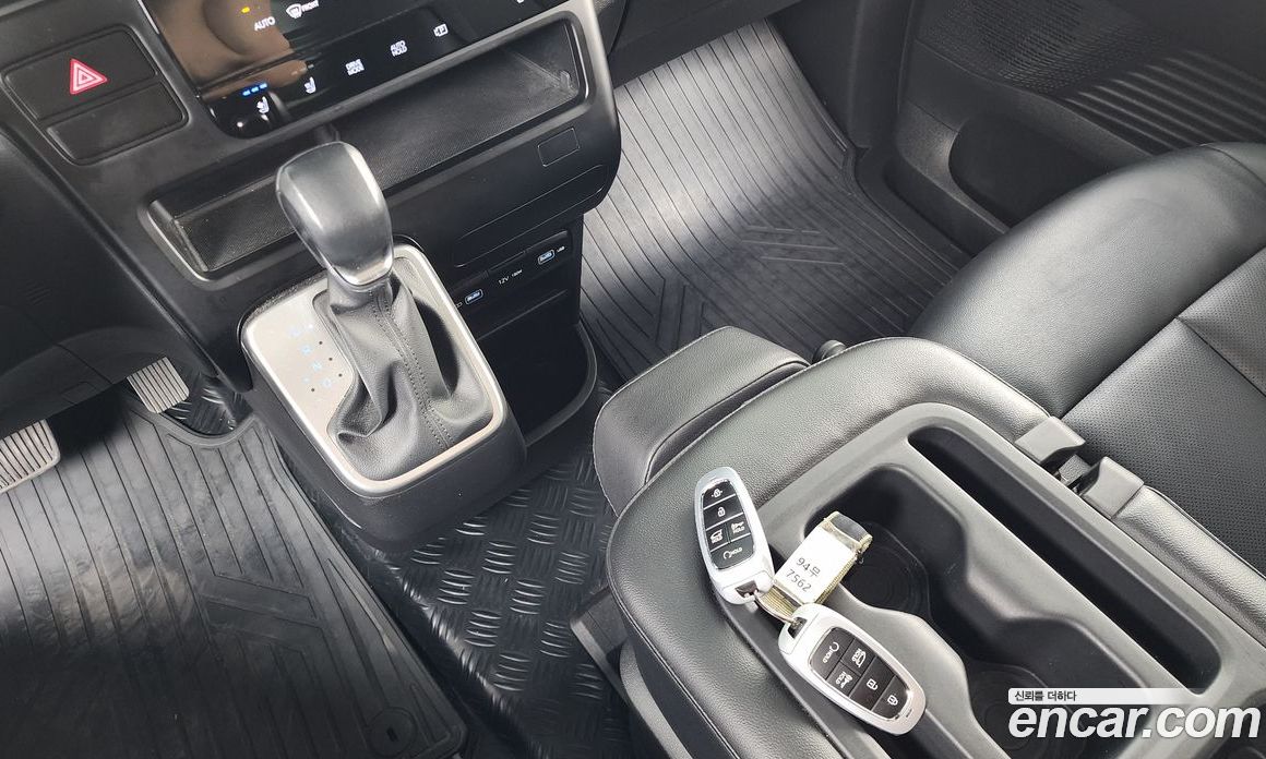 Hyundai Staria Cargo 3-Seater