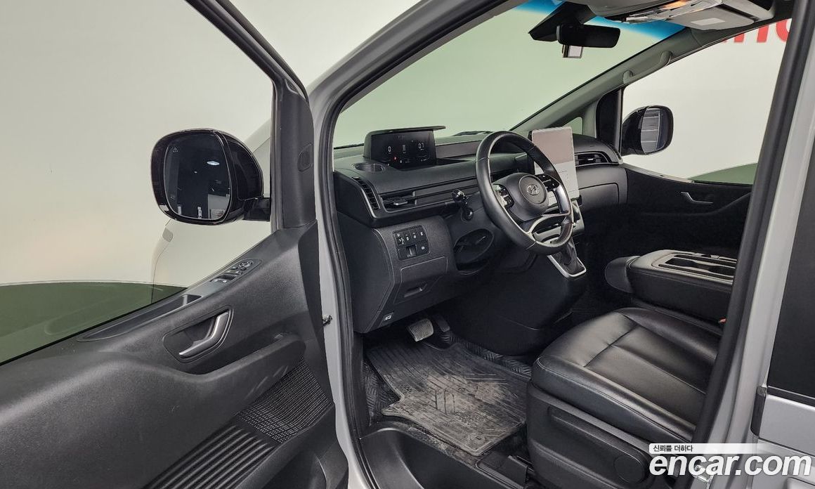 Hyundai Staria Cargo 3-Seater