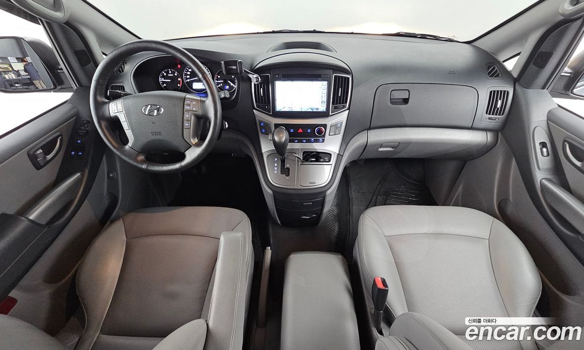 Hyundai Starex Van 5-Seater