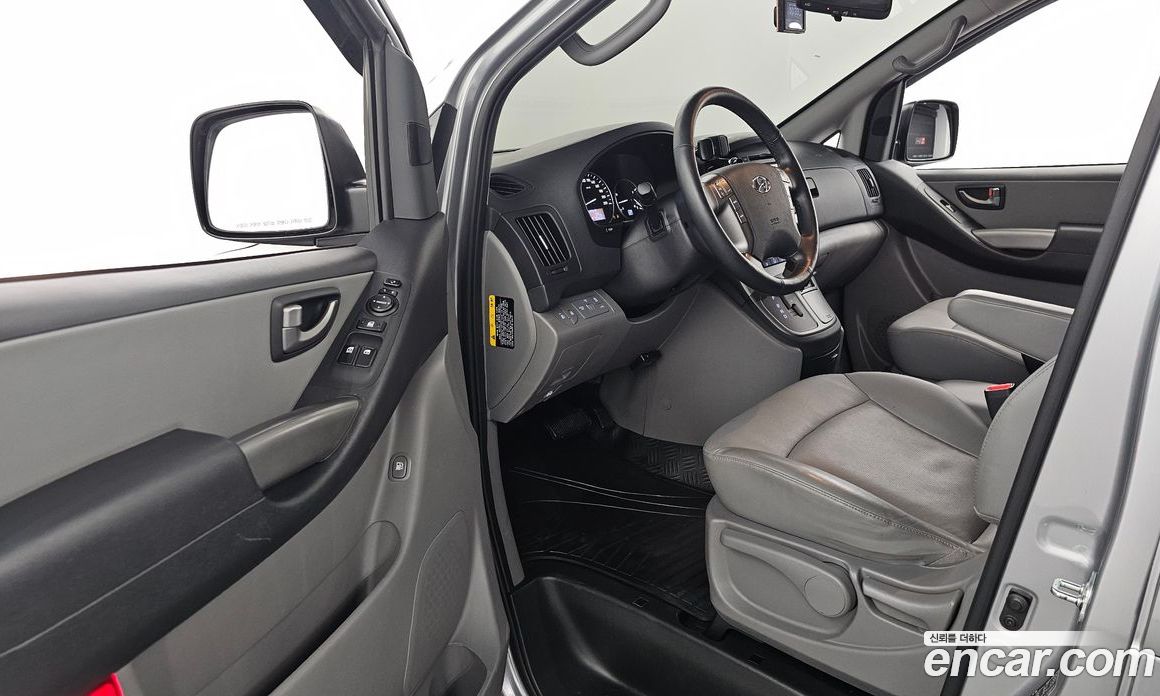 Hyundai Starex Van 5-Seater
