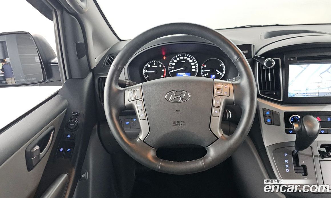 Hyundai Starex Van 5-Seater