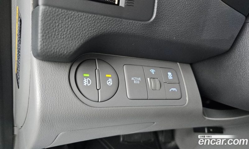 Hyundai Starex Van 5-Seater