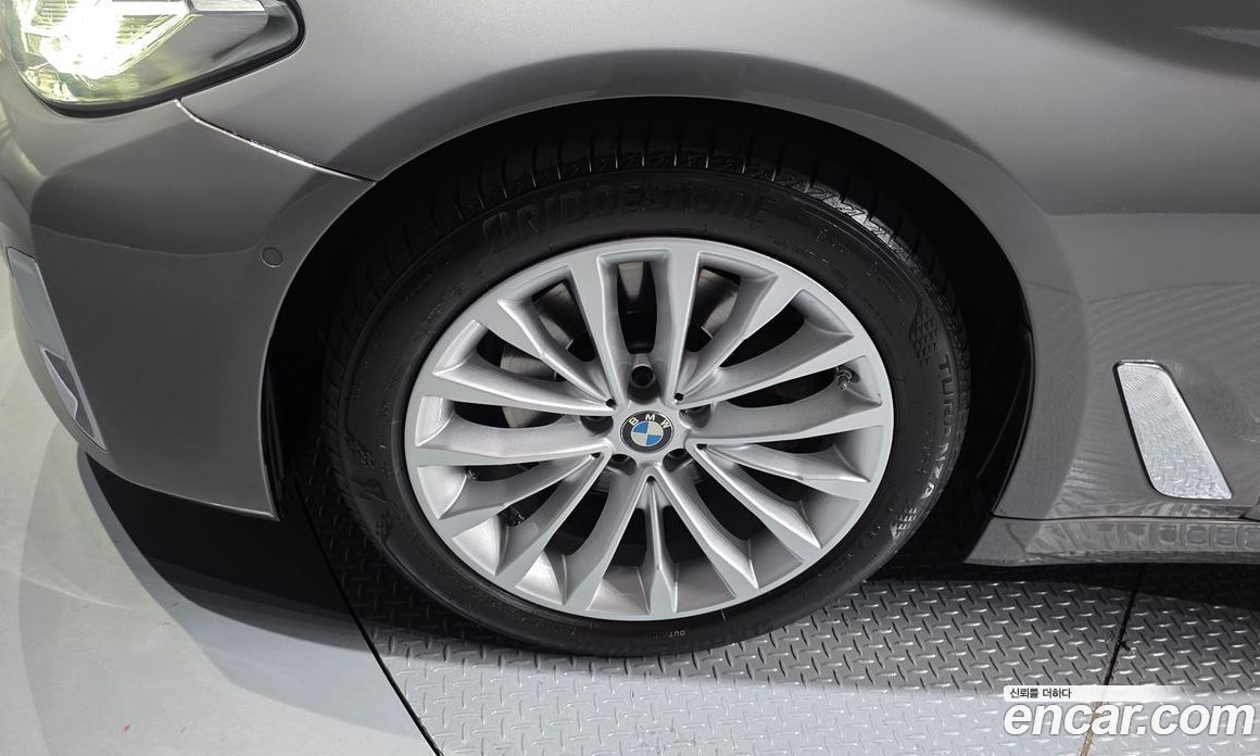 BMW 5-Series i520 Luxury