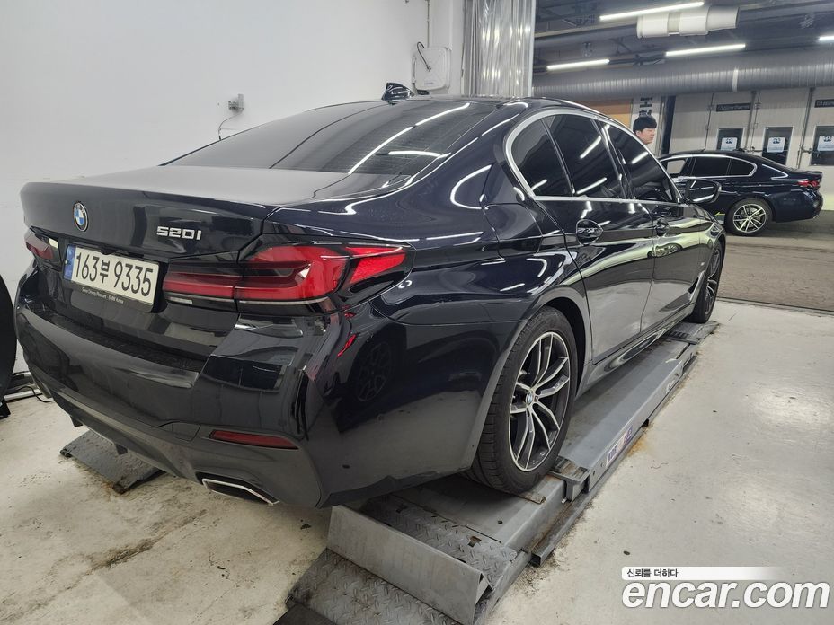 BMW 5-Series i520 M Sport