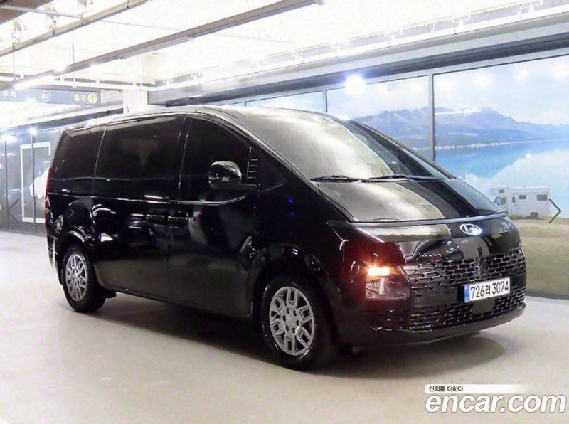 Hyundai Staria Tourer 11-Seater