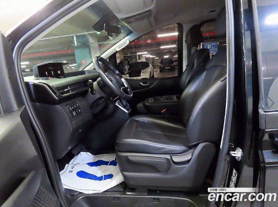 Hyundai Staria Tourer 11-Seater