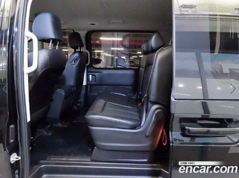 Hyundai Staria Tourer 11-Seater