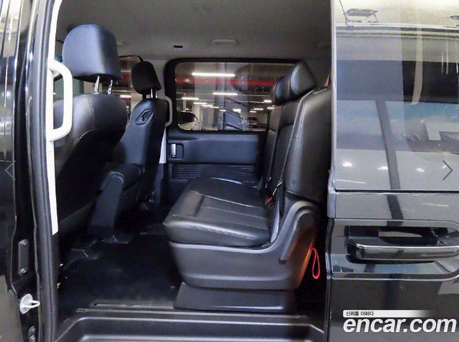 Hyundai Staria Tourer 11-Seater