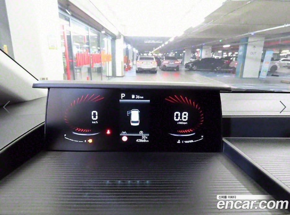 Hyundai Staria Tourer 11-Seater