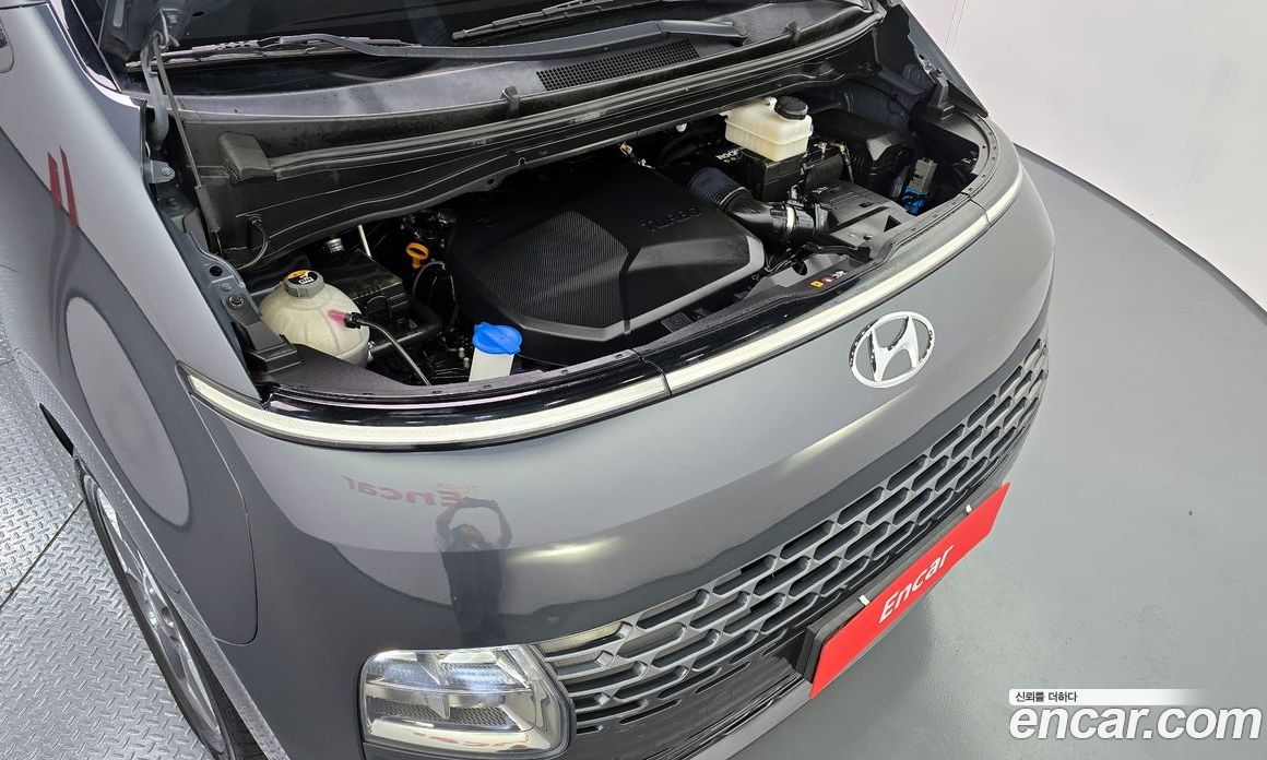 Hyundai Staria Tourer 9-Seater