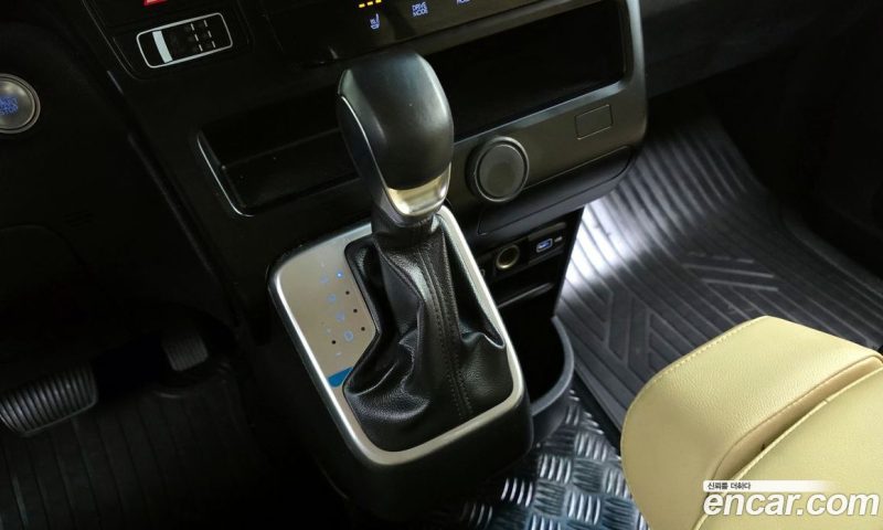 Hyundai Staria Tourer 9-Seater