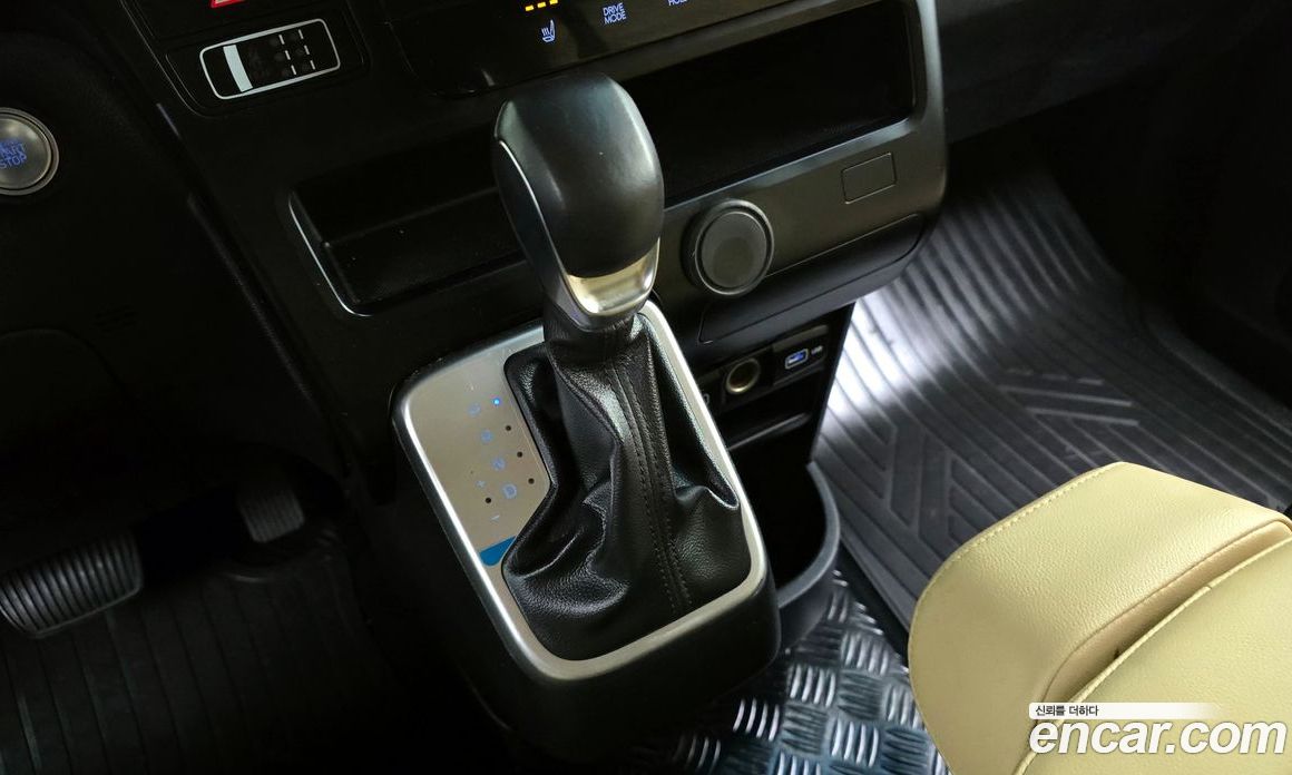 Hyundai Staria Tourer 9-Seater