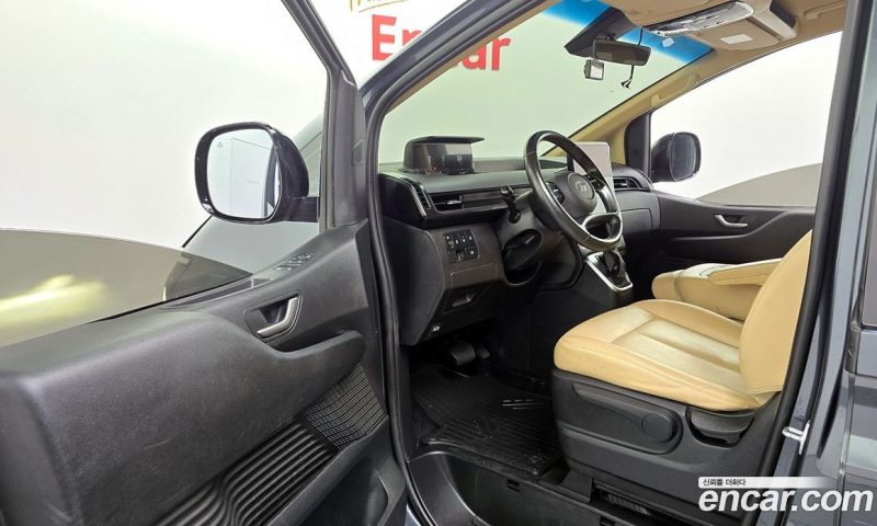 Hyundai Staria Tourer 9-Seater