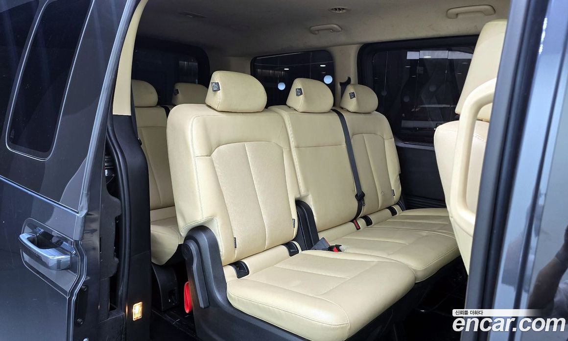 Hyundai Staria Tourer 9-Seater