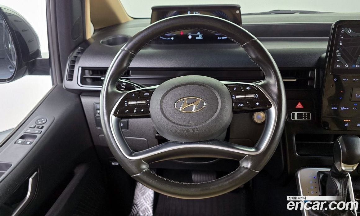 Hyundai Staria Tourer 9-Seater