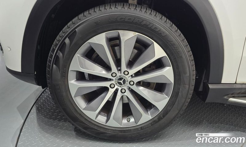 Mercedes Benz GLE-Class GLE300d 4MATIC