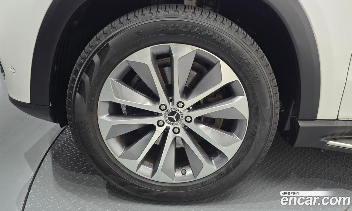 Mercedes Benz GLE-Class GLE300d 4MATIC