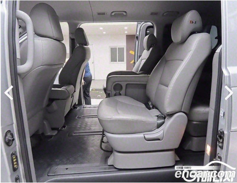 Hyundai Starex Wagon 12-Seater