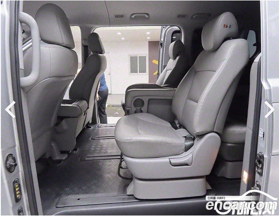 Hyundai Starex Wagon 12-Seater