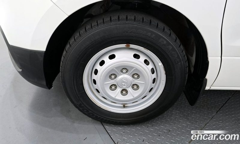 Hyundai Starex Van 3-Seater