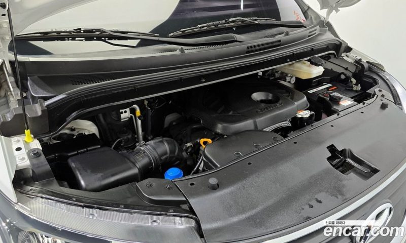 Hyundai Starex Van 3-Seater