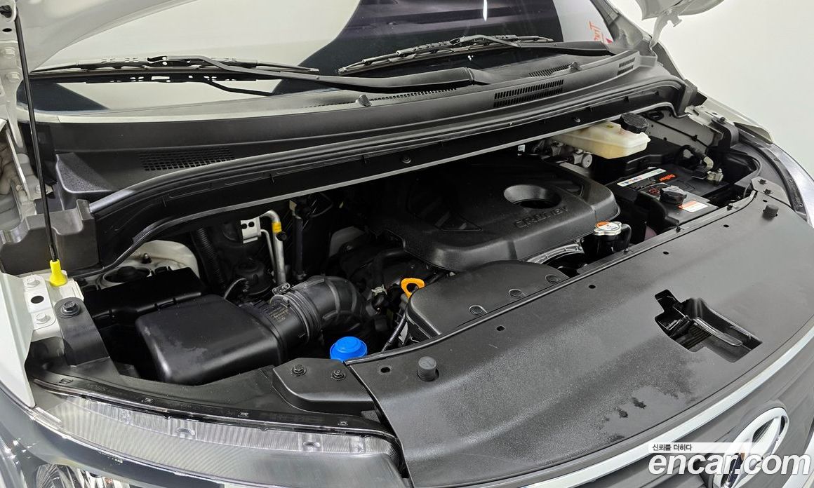 Hyundai Starex Van 3-Seater