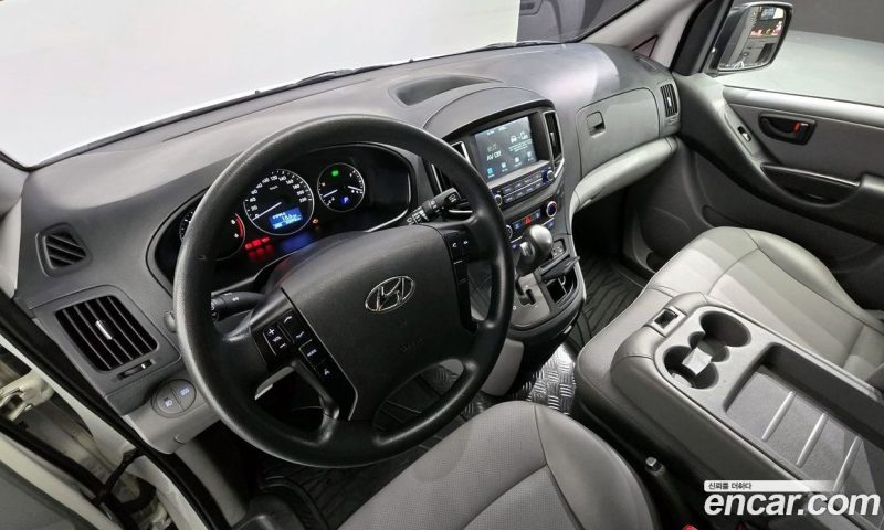 Hyundai Starex Van 3-Seater