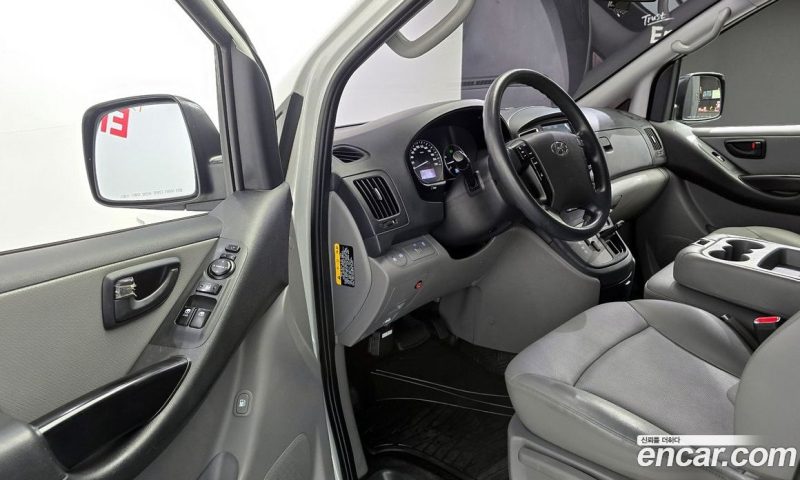 Hyundai Starex Van 3-Seater