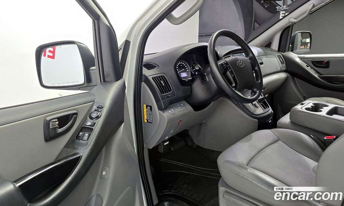 Hyundai Starex Van 3-Seater