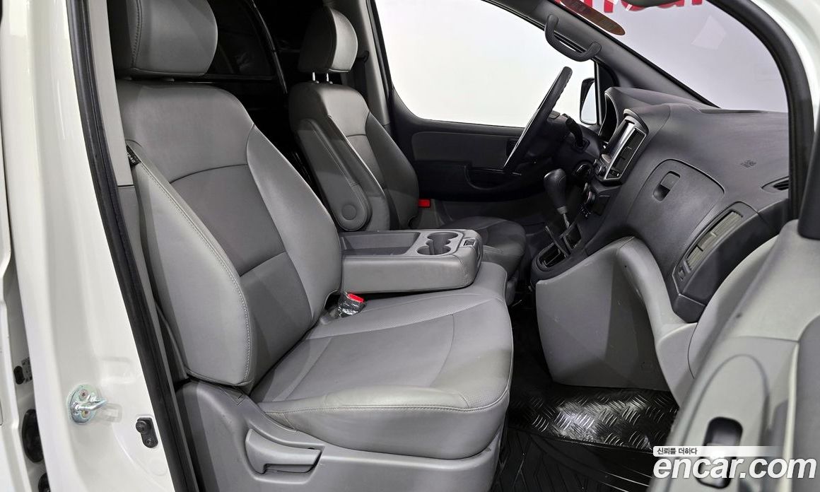 Hyundai Starex Van 3-Seater