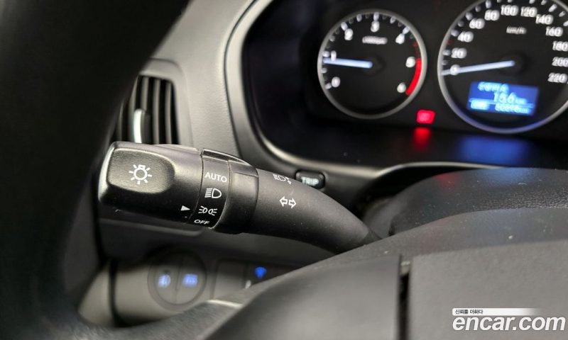 Hyundai Starex Van 3-Seater