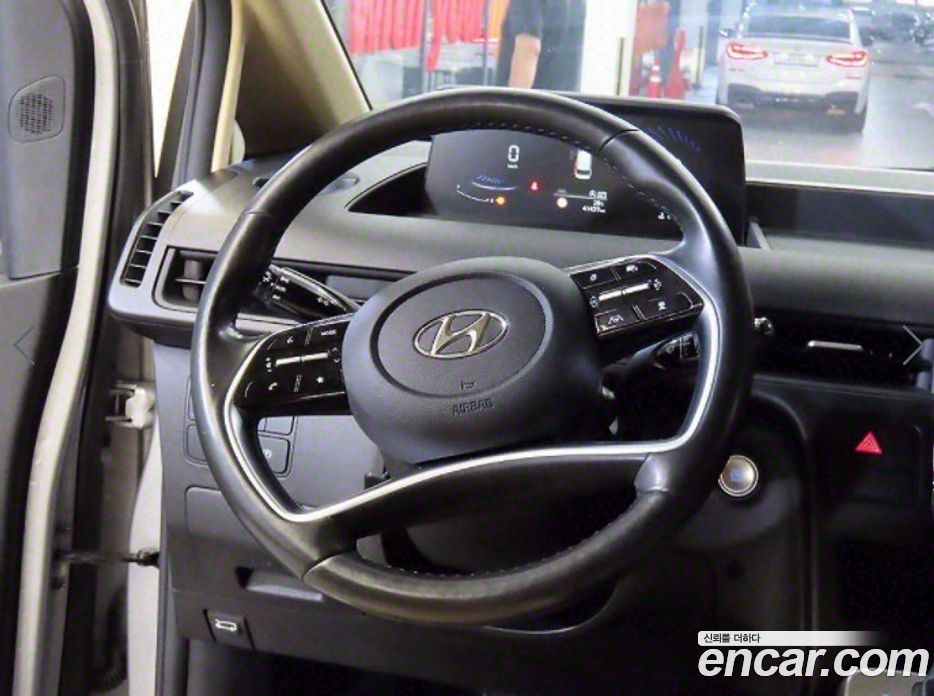 Hyundai Staria Tourer 11-Seater