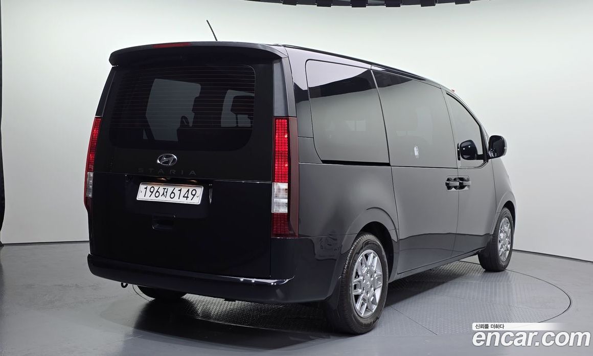 Hyundai Staria 4WD Tourer 9-Seater