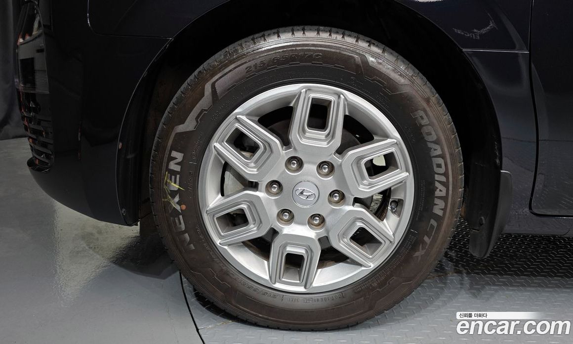 Hyundai Staria 4WD Tourer 9-Seater