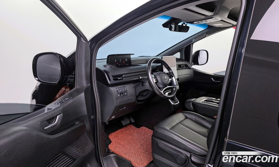 Hyundai Staria 4WD Tourer 9-Seater