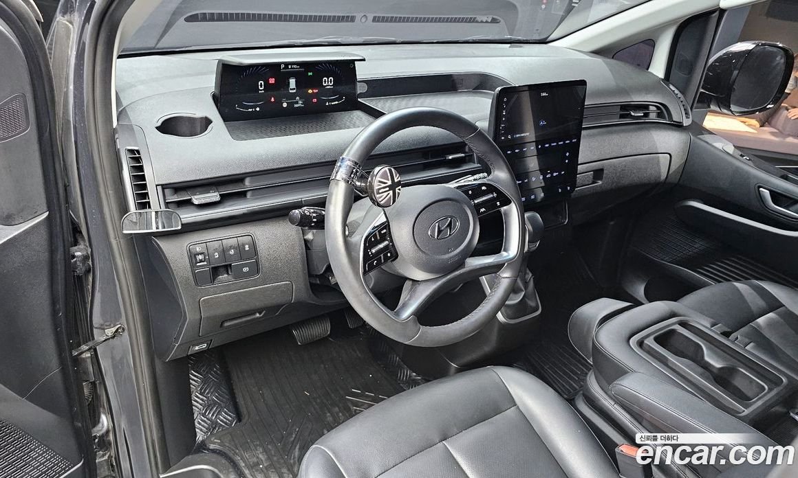 Hyundai Staria Cargo 3-Seater