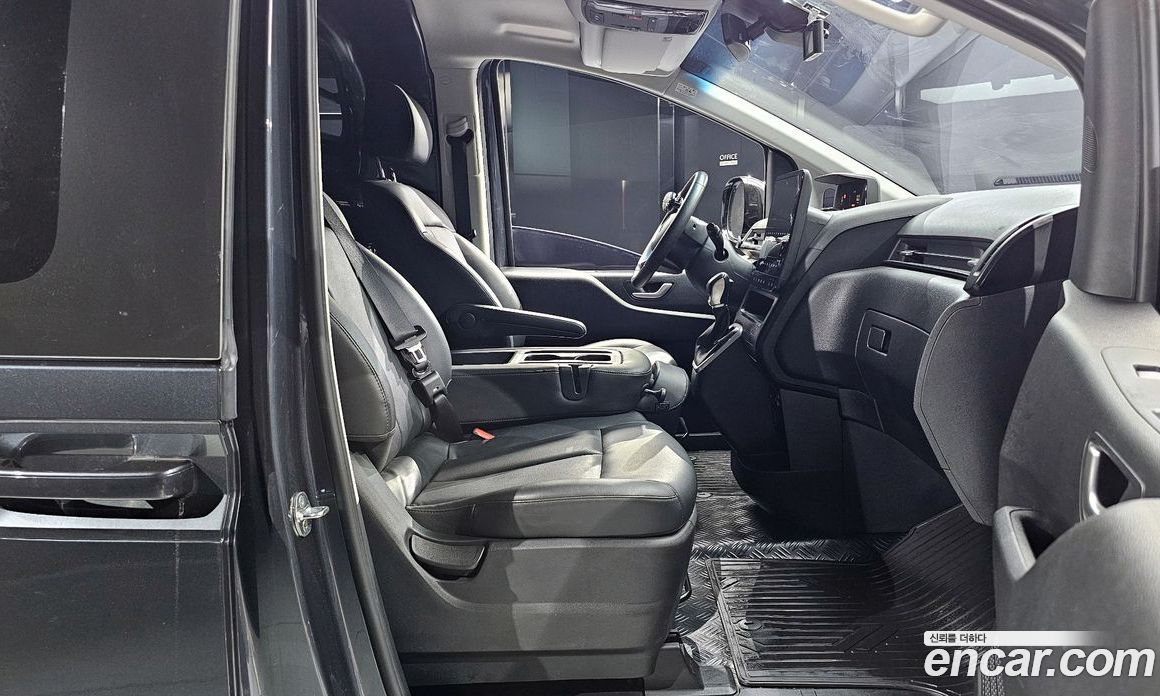 Hyundai Staria Cargo 3-Seater