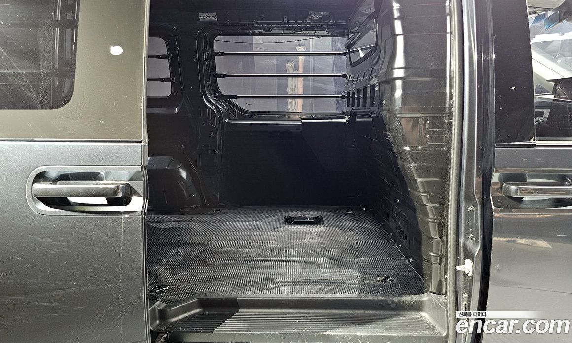 Hyundai Staria Cargo 3-Seater