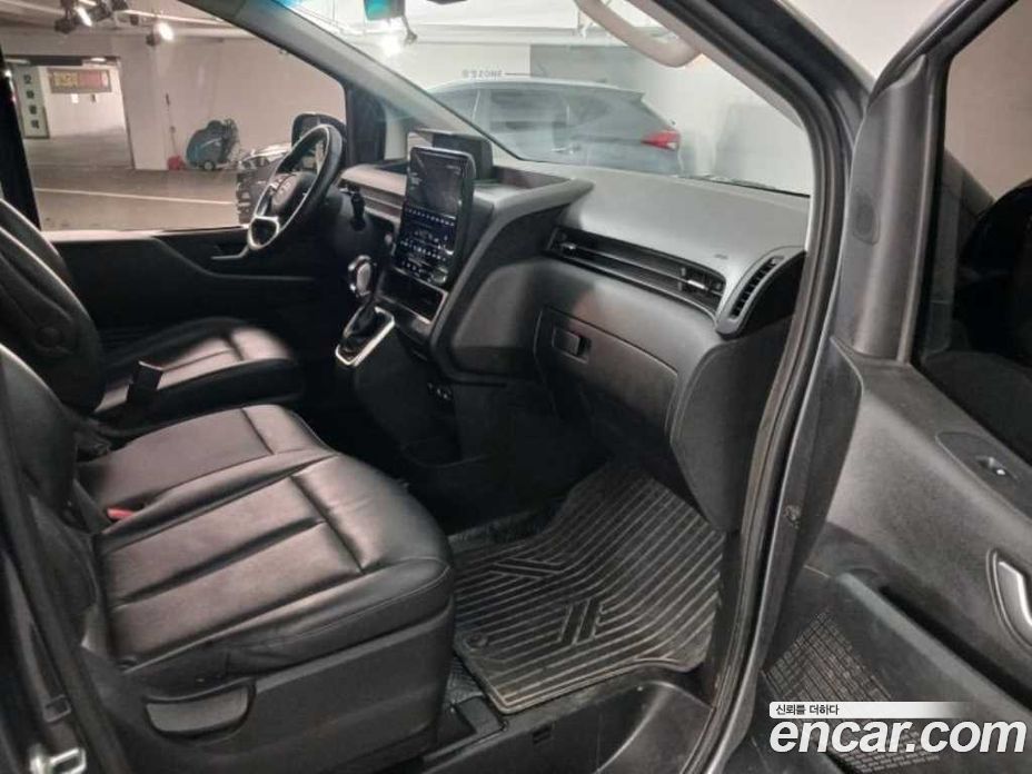 Hyundai Staria Tourer 9-Seater