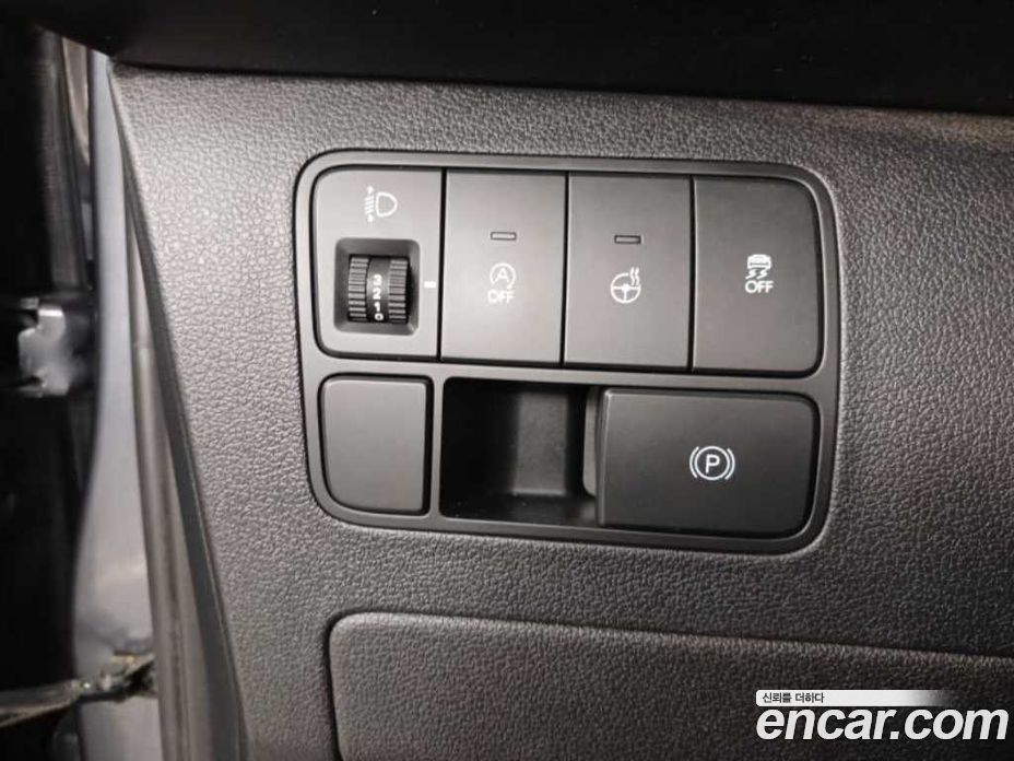 Hyundai Staria Tourer 9-Seater