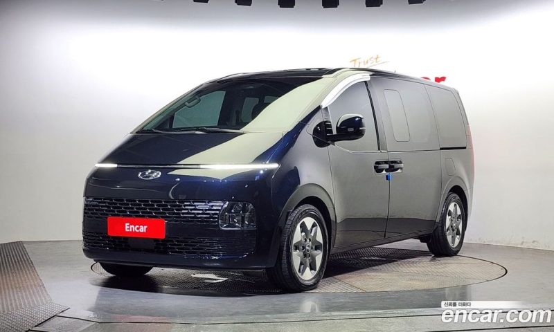 Hyundai Staria 4WD Tourer 11-Seater