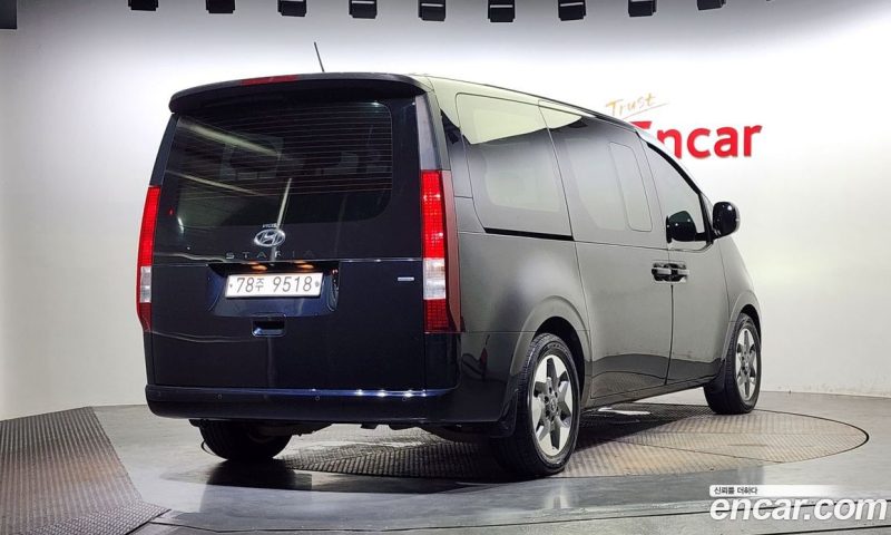 Hyundai Staria 4WD Tourer 11-Seater