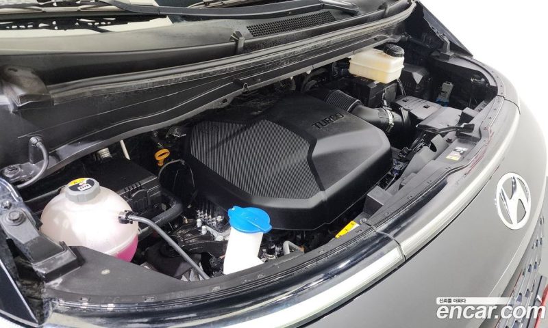 Hyundai Staria 4WD Tourer 11-Seater