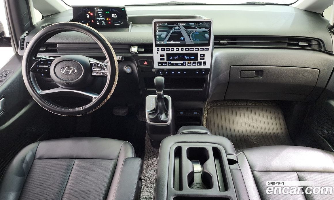 Hyundai Staria 4WD Tourer 11-Seater