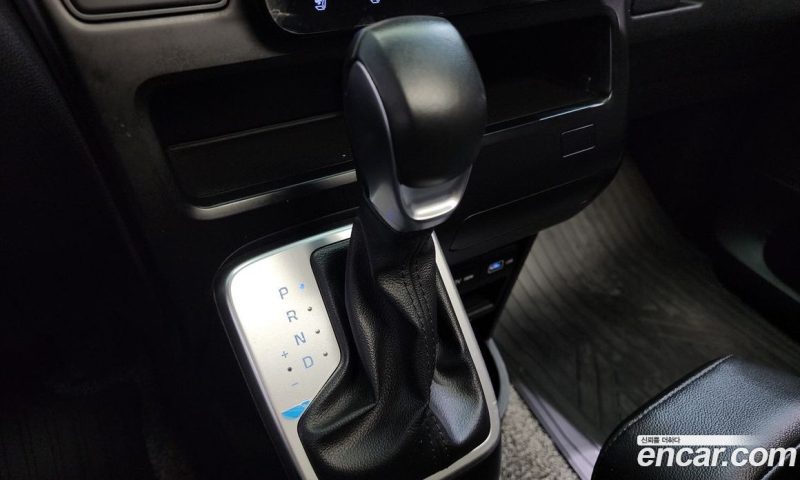 Hyundai Staria 4WD Tourer 11-Seater