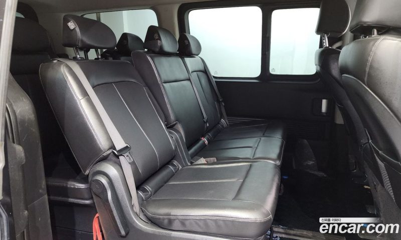 Hyundai Staria 4WD Tourer 11-Seater